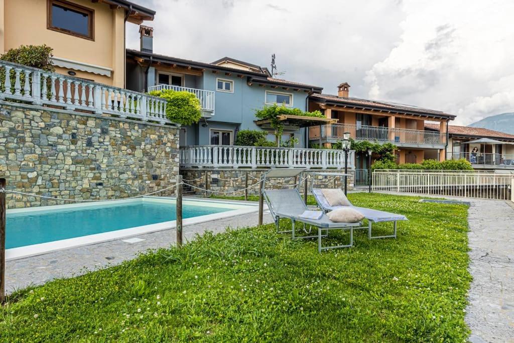 La Dolce Vita - Vista Lago E Piscina Parzanica Buitenkant foto