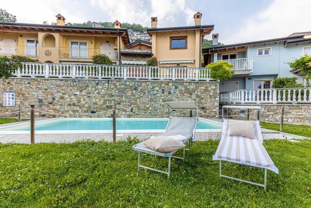 La Dolce Vita - Vista Lago E Piscina Parzanica Buitenkant foto