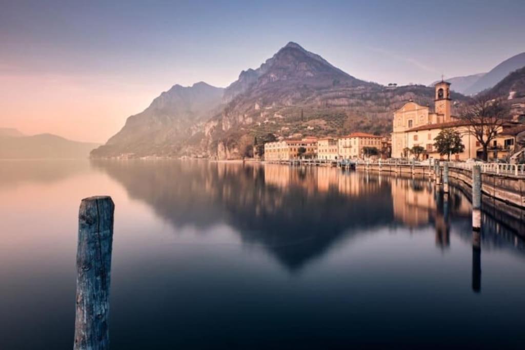 La Dolce Vita - Vista Lago E Piscina Parzanica Buitenkant foto